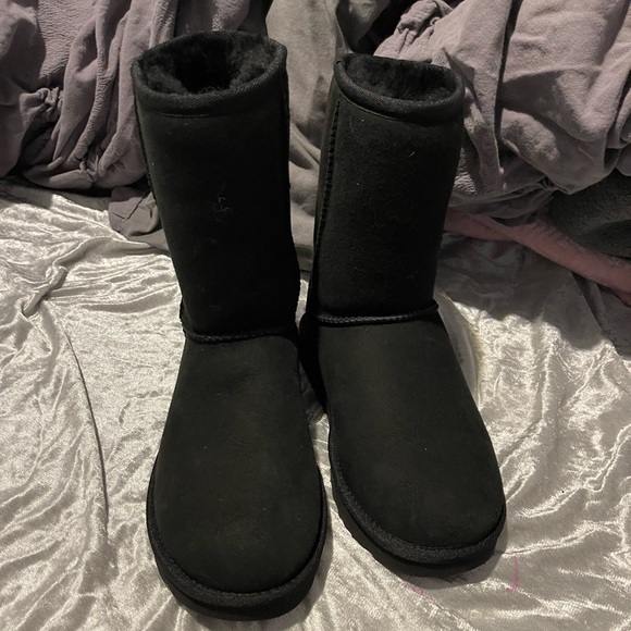 *BRAND NEW* UGH classic short || boot size 6 - Picture 2 of 4